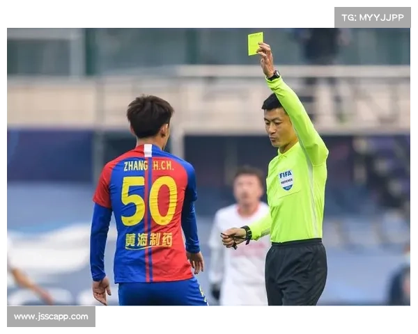 VAR语音系统首次试点应用于世预赛 裁判判罚过程实时解读现场直播